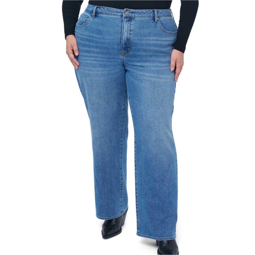 Remi Brader Women's Straight Leg Jeans in Classic Blue